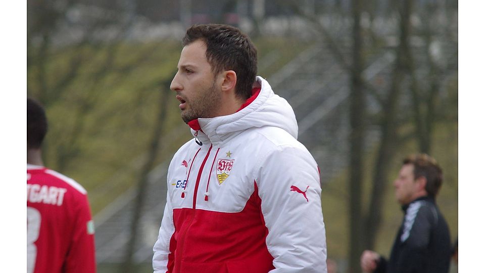 Der am Saisonende scheidende VfB-Trainer Domenico Tedesco war mit dem Auftritt seiner Mannschaft im Pokalhalbfinale beim VfR Aalen zufrieden. F: Stutz