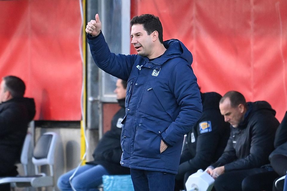 Argirios Giannikis ist mit dem TSV 1860 noch ungeschlagen und will seine Serie gegen Ex-Löwen-Coach Michael Köllner ausbauen.