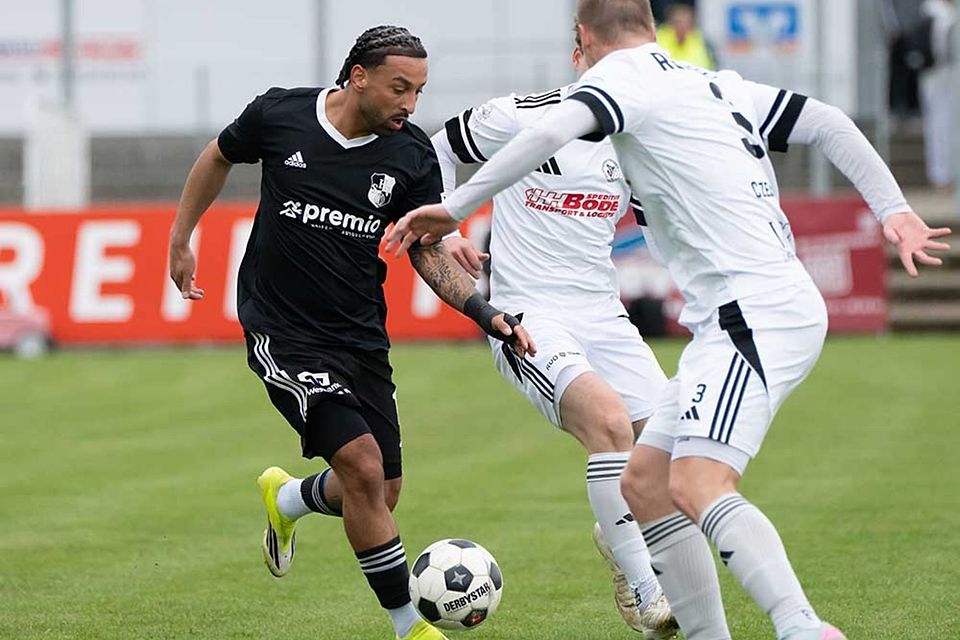 Azat Selcuk (Heider SV) gelingt das 2-0.