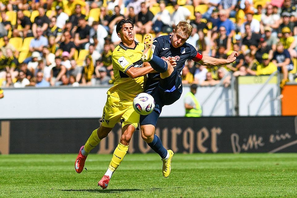 Bemüht, aber glücklos: Aachen verliert zu Hause. Bemüht, aber glücklos: Aachen verliert zu Hause.