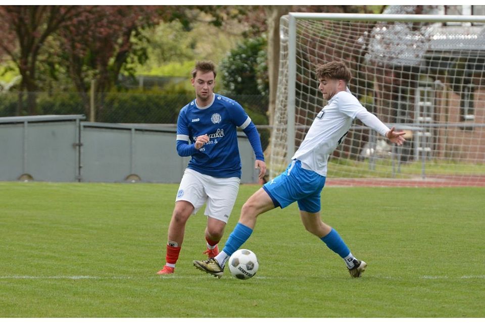 Julian Oelgenmöller (TUS Nortorf II) gegen Lukas Freitag (SV Bönebüttel-Husberg).