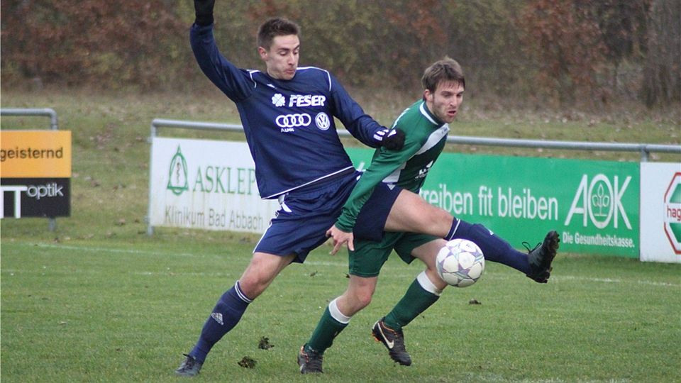 Raphael Zeilhofer (in grün) spielte für den TSV Bad Abbach und aktuell für TSV Langquaid. Nun wird er Trainer bei seinem Heimatverein aus dem Laabertal.  Foto: Archiv