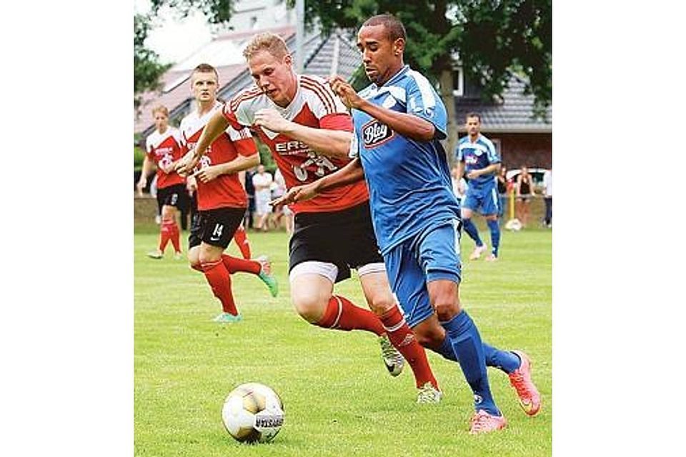 Kein Vorbeikommen: VfB-Offensivspieler Shaun Minns Piet Meyer
