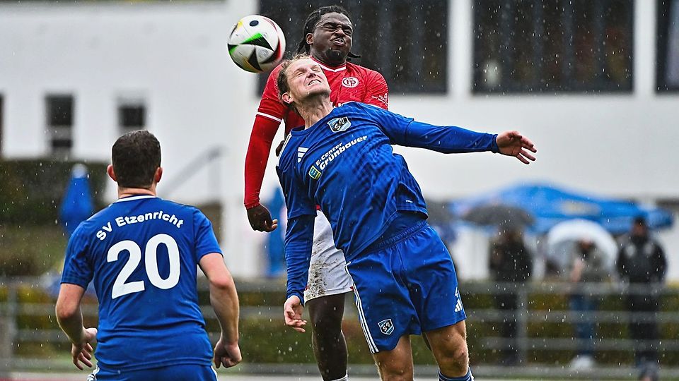 Spielertrainer Andy Wendl (vorne) und der SV Etzenricht duellieren sich erst zu einem späteren Zeitpunkt mit dem SC Luhe-Wildenau.