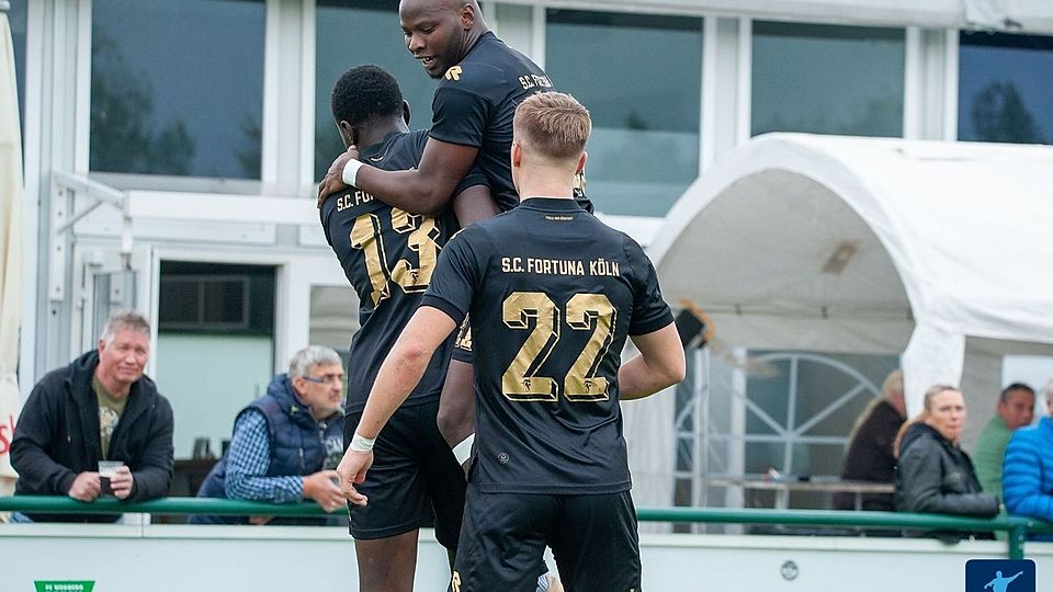 Fortuna Köln jubelt spät. 
