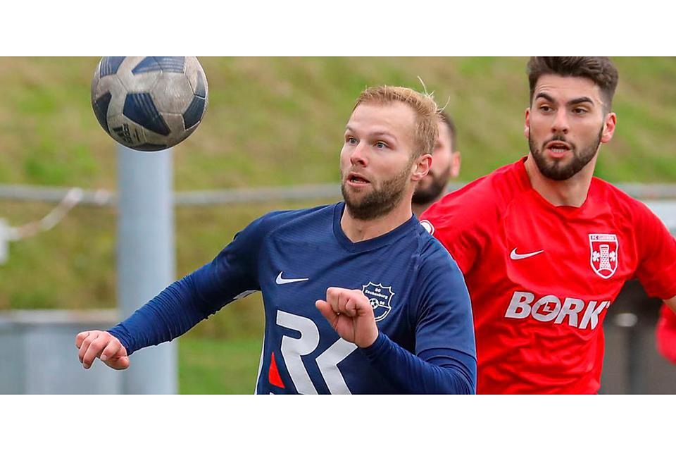  Eschenburgs Dennis Dorndorf (l.) hatte mit seinem Treffer einen großen Anteil am Unentschieden gegen den FC Ederbergland. (© Jonathan Ortmann) 