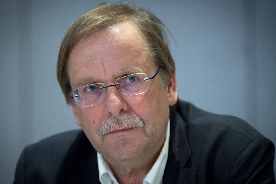 BFV-Präsident Rainer Koch wird von einigen Fußballvereinen für sein Vorgehen bei der Abstimmung über die Fortsetzung der Saison kritisiert. dpa / Hendrik Schmidt