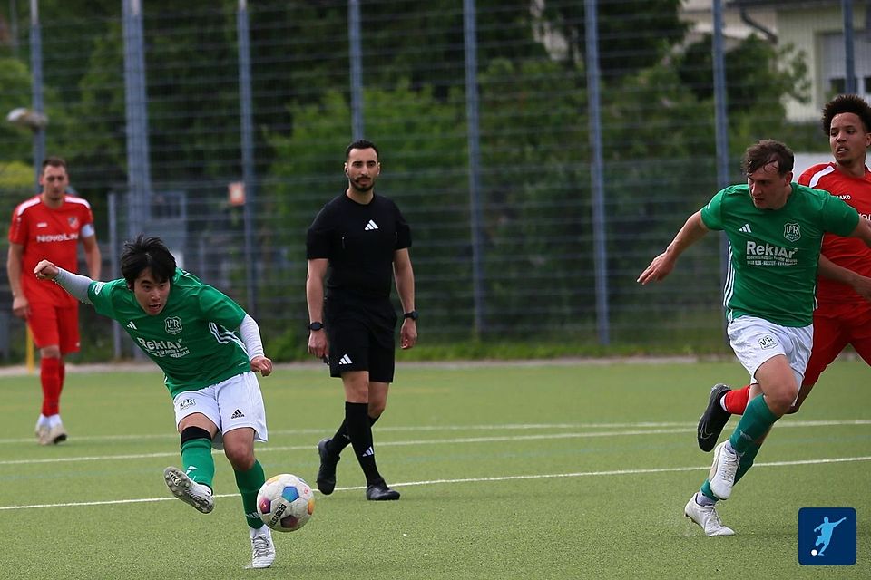 Die Personalkrise der Binger Hassia ging so weit, dass das Team vom Hessenhaus das Spiel in der Vorwoche gegen den VfR Nierstein ohne Auswechsler, dafür mit der etatmäßigen Nummer 1 auf dem Feld, Nico Setz (hinten links), antreten musste.