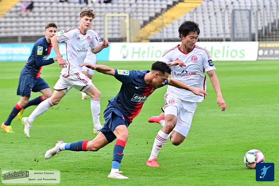 Fortunas U23 hat den Wuppertaler SV vor der Brust.