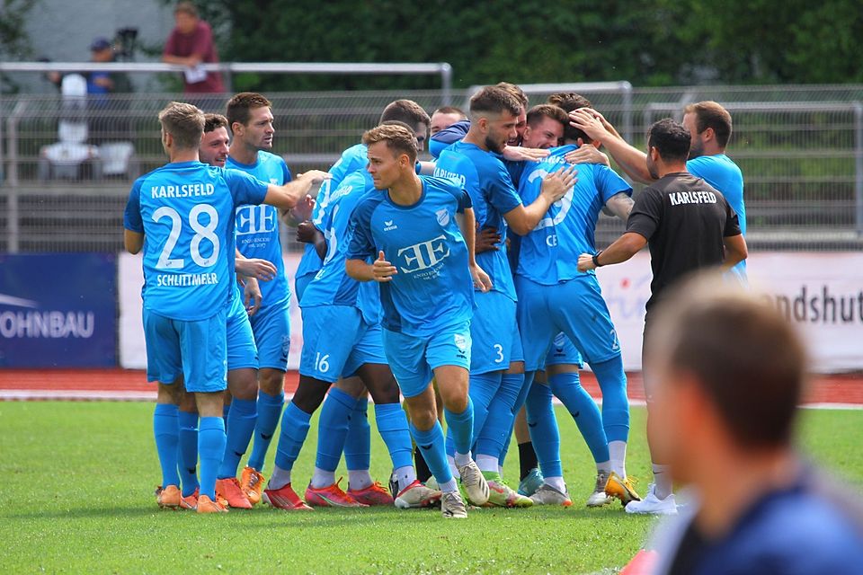 Eintracht Karlsfeld erfüllt beim Sparkassencup seine „Pflichtaufgabe“ gegen den 1. FC Kollbach.