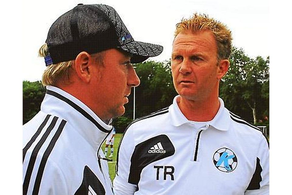 Das  Trainergespann  bei  Wahnbek ist wie in den Vorjahren  Sebastian  Wojcik und Frank Caaßen (rechts). Ralf Kobbe