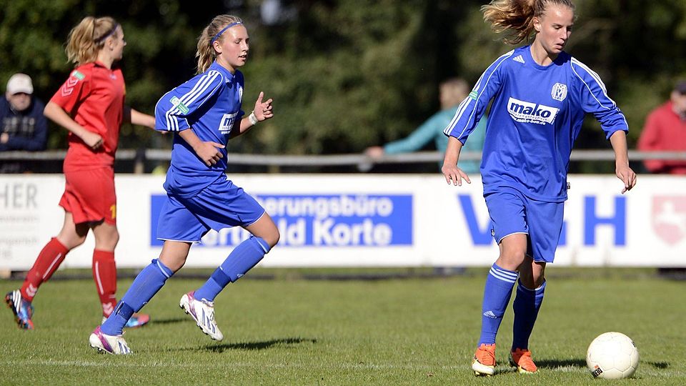 Fünf Tore beim Meppener 9:2 gegen Leipzig erzielte Franziska Gieseke (r.). Foto: Doris Leißing