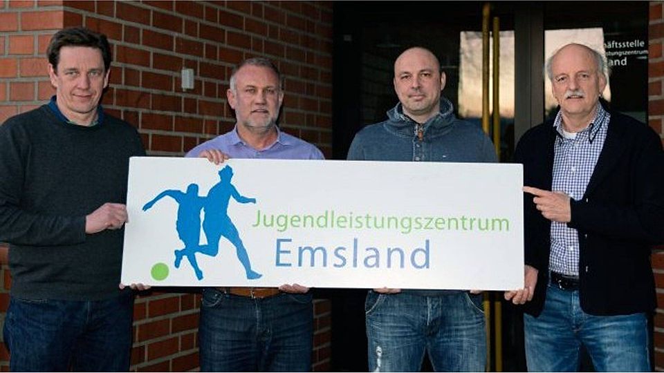 Zusammenarbeiten beim JLZ Emsland werden Christof Lampe, Norbert Borken, der neue Torwarttrainer Marcus Antczak und Alo Weusthof (v.l.). Foto: Uli Mentrup