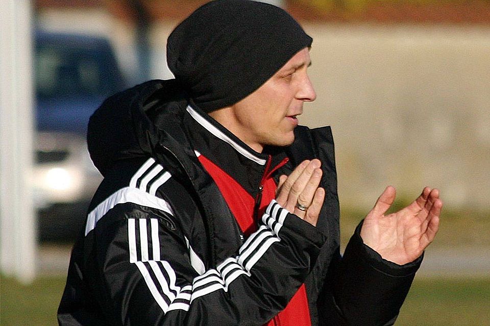 Trainer Bernd Geiger wird der SpVgg Deiningen einige Wochen fehlen. 	F.: Klaus Jais