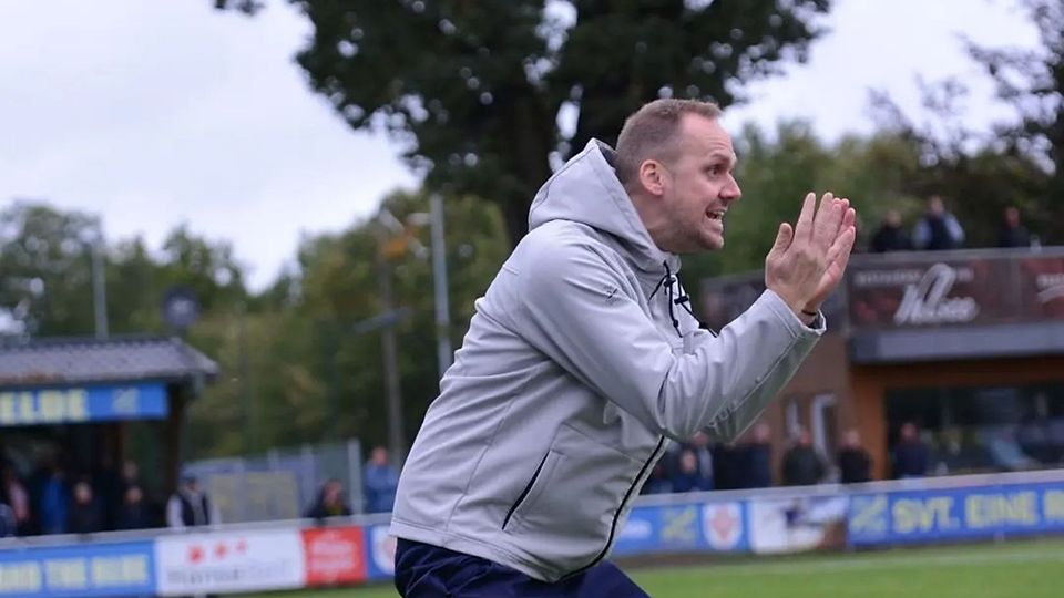 Trainer Björn Sörensen und der SV Todesfelde mussten in Drochtersen eine deutliche Niederlage einstecken.