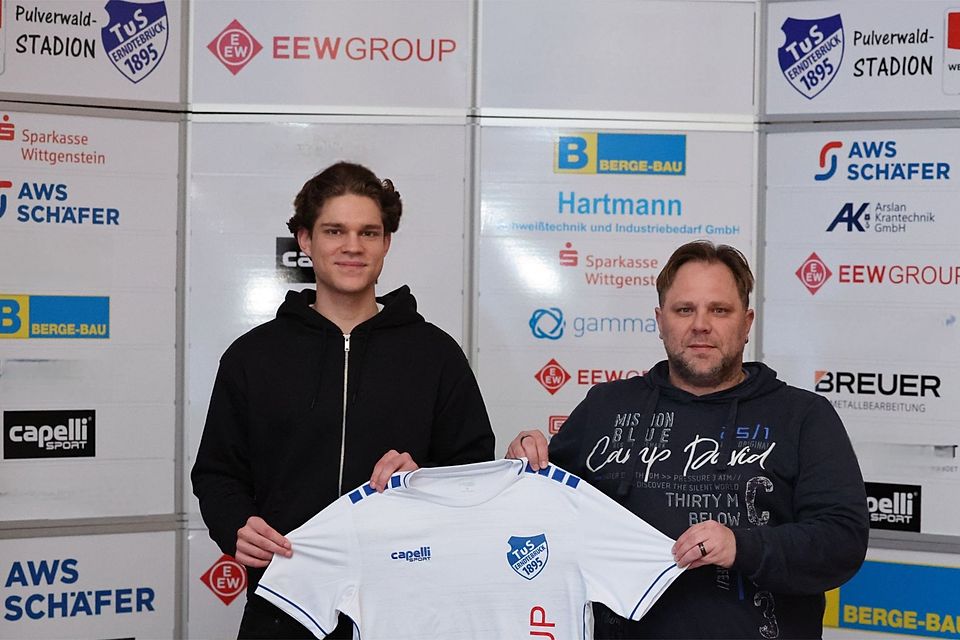 Erndtebrücks Sportlicher Leiter Holger Lerch (rechts) mit Tim Zimpel.