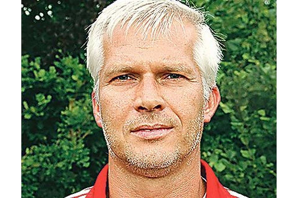 Sprang ein:  TuS-Trainer Rainer Kocks Müller-Düring