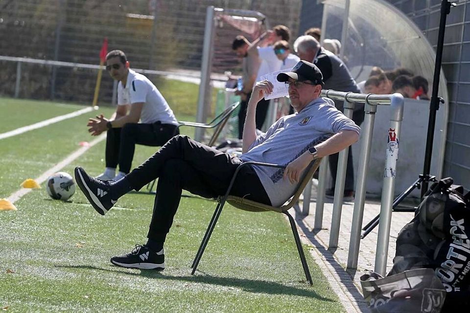 Angenehmes Wetter, aber keine Punkte gab es für Chefcoach Uwe Petersen (Frisia Risum-Lindholm) und seinem Team.