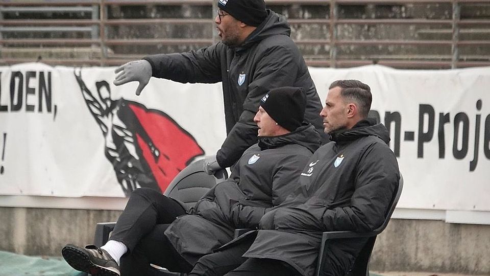 Trainerduo Lucio Geral und Sven Körner (Bildmitte)