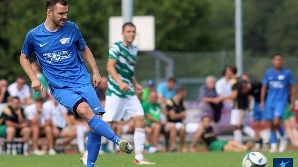 Ein heißes Derby vor der tollen Kulisse von 700 Fans lieferten sich die SG Mallersdorf/Grafentraubach (in blau) und der SV Sallach - mit dem besseren Ende für die Hausherren.