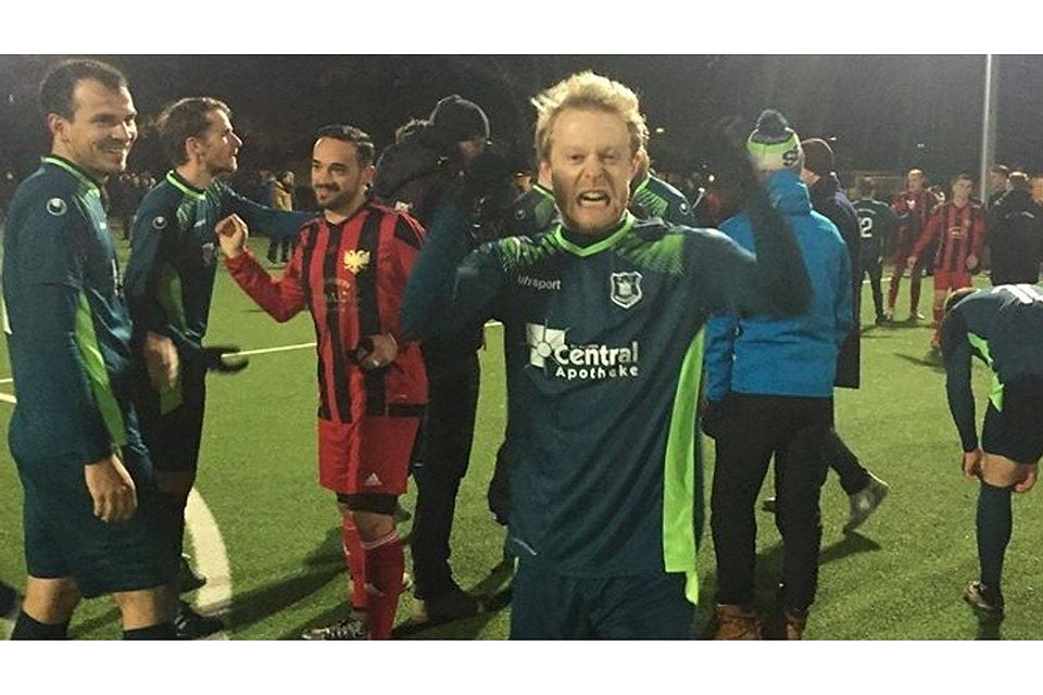 Felix Christlieb freut sich über den Sieg beim FC Kosova München