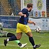 Tobias Meitinger (rechts) lässt dem Wemdinger Keeper Kim Weiß keine Chance und stellt auf 3:0 für den SV Ehingen/Ortlfingen.