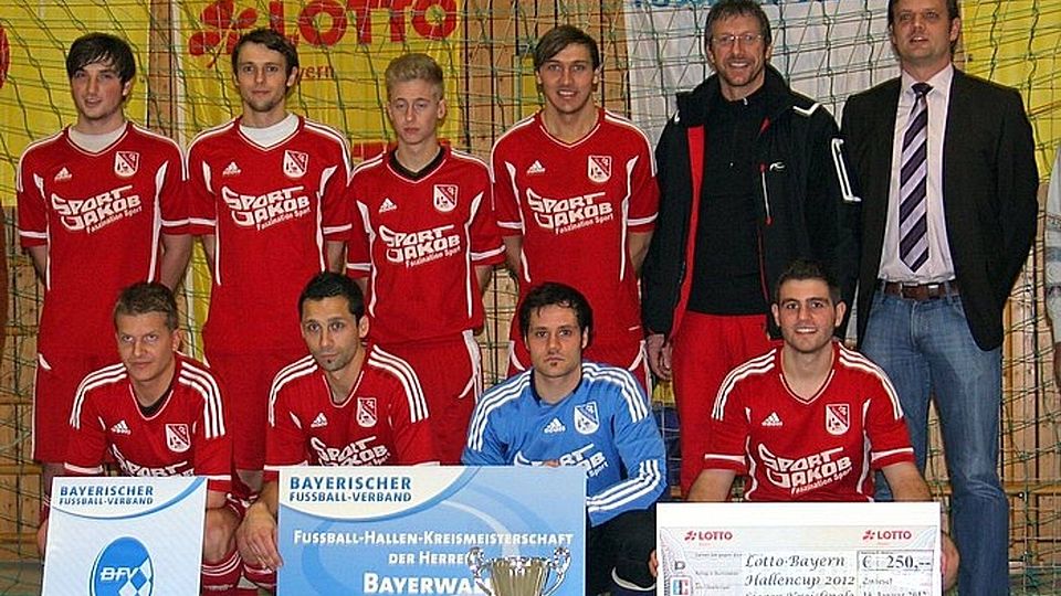 Der TSV Waldkirchen sicherte sich souverän den Hallenmeistertitel im Fußballkreis Bayerwadl  Foto: Michael Wagner
