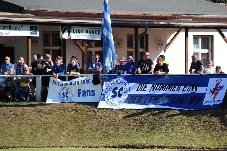 Dürfen sich auch weiter über die "Nummer eins der Stadt" freuen: die Fans vom SC Spremberg.