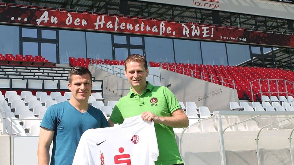 RWE-Neuzugang Benjamin Wingerter mit dem sportlichen Leiter Damian Jamro.