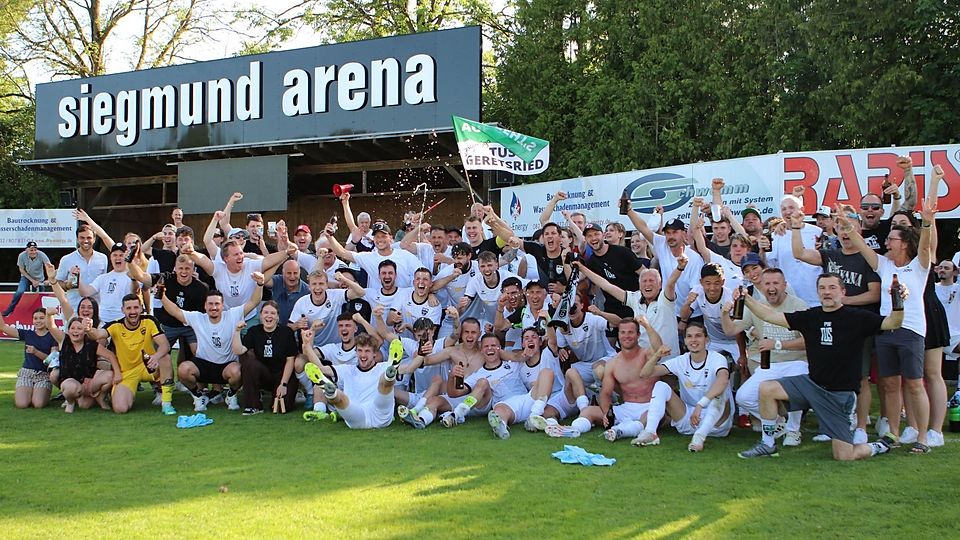 Den größten Erfolg in der Vereinsgeschichte haben die Fußballer des TuS Geretsried am Samstag in Schwabmünchen mit dem Aufstieg in die Bayernliga perfekt gemacht.