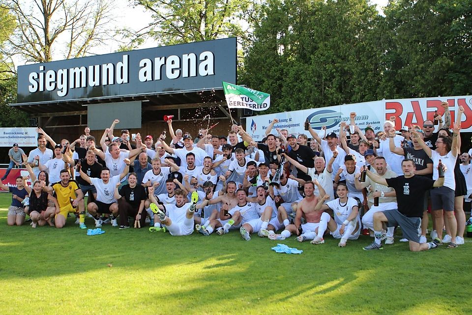 Den größten Erfolg in der Vereinsgeschichte haben die Fußballer des TuS Geretsried am Samstag in Schwabmünchen mit dem Aufstieg in die Bayernliga perfekt gemacht.
