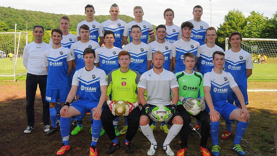 So sehen Sieger aus: Nach einem furiosen Finale konnte sich die JSG Weinsheim den Titel der A-Junioren sichern.