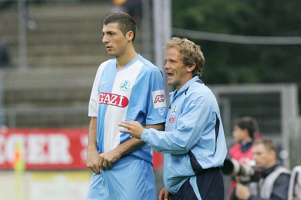 Zwei Drittliga-Spiele in der Saison 2008/09 hat Gümüssü für die Stuttgarter Kickers bestritten.