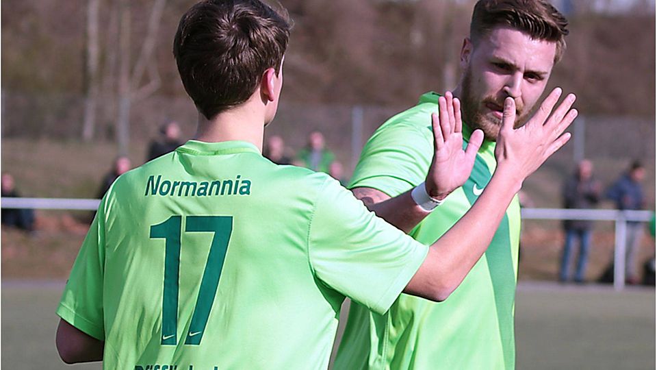 Tabellenführer Normannia Pfiffligheim spielt weiter souverän auf und siegt mit 2:1. F: Dinger