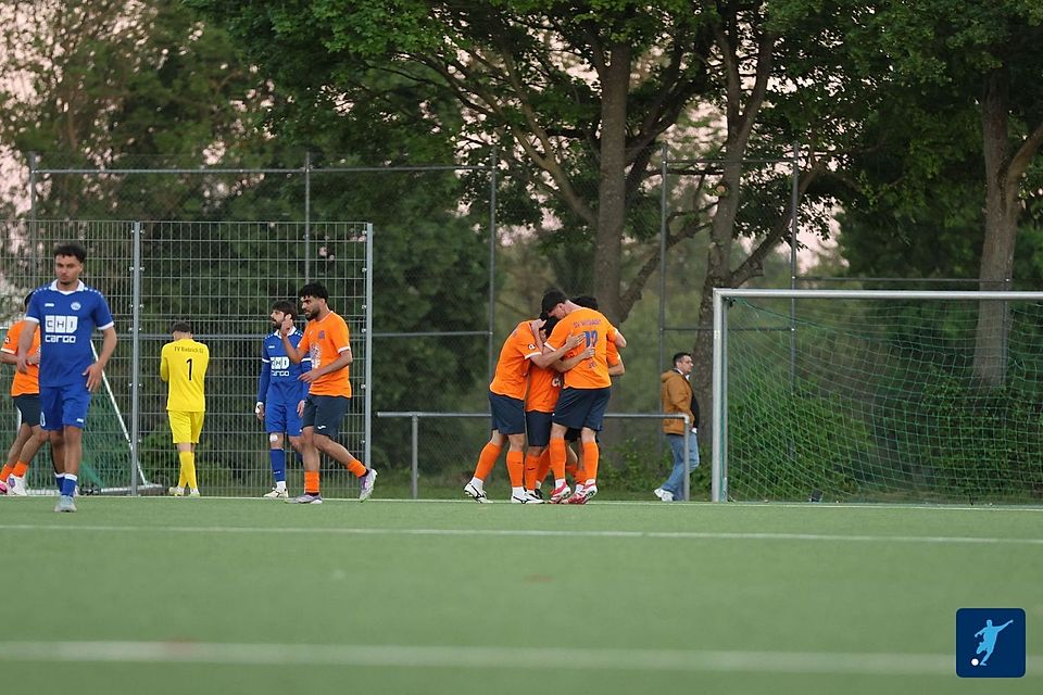 Der SV Wiesbaden freut sich über drei wichtige Punkte für den Klassenerhalt. 