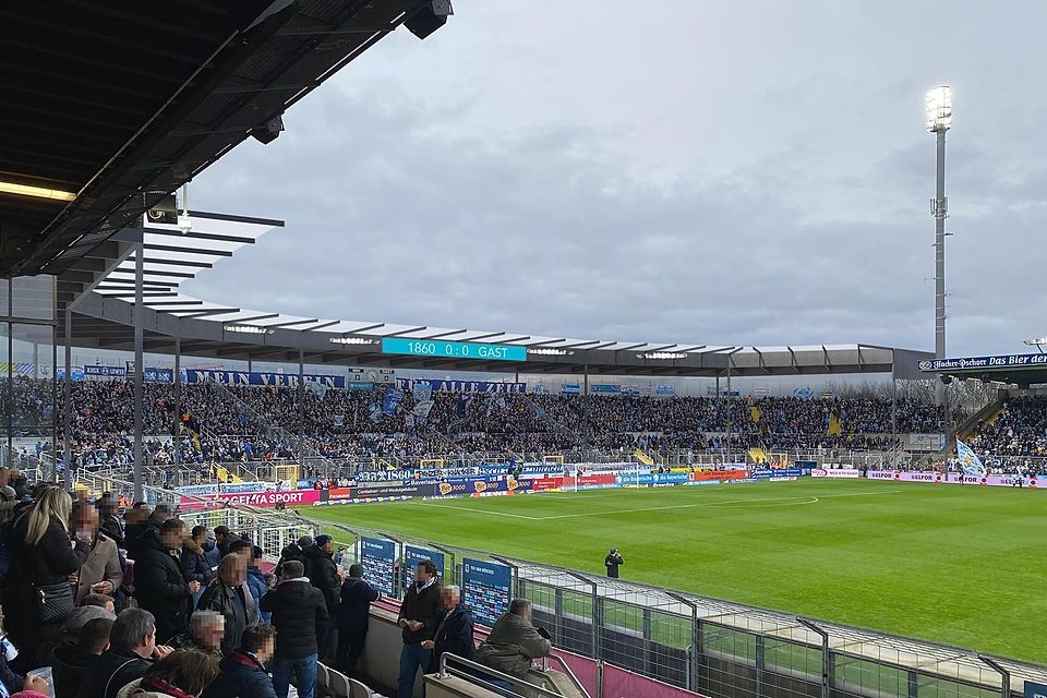 Die Westkurve im Grünwalder Stadion: bald mit Dach?