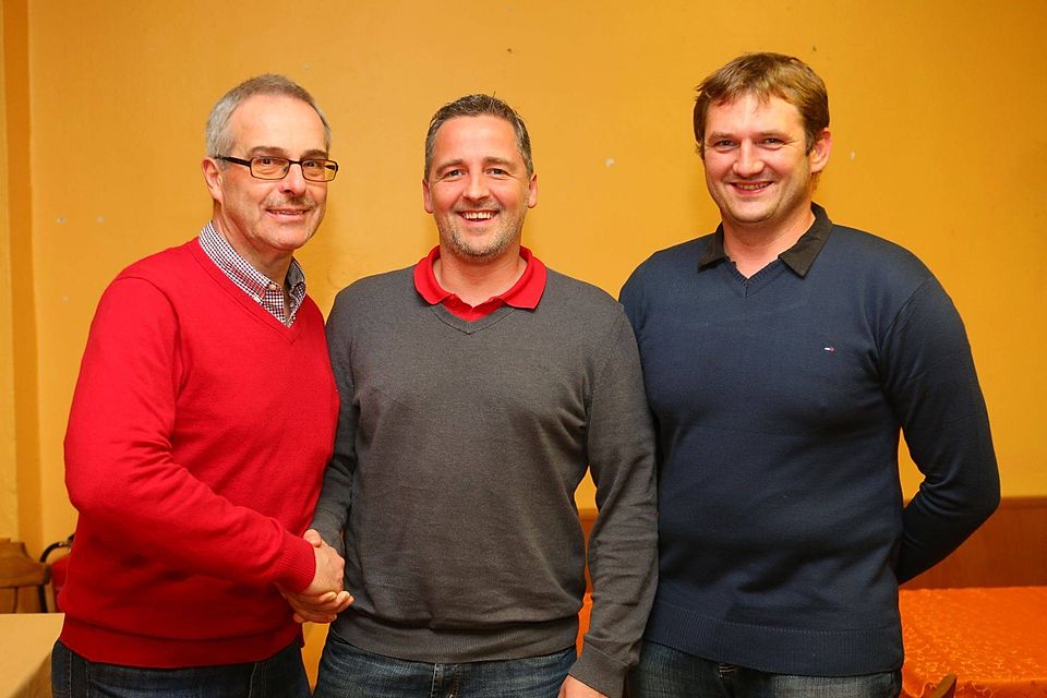 Von rechts: Abteilungsleiter Thomas Königsbauer, Alex Schmid (Trainer) und Franz Varga (1.Vorstand)  Foto:DJK