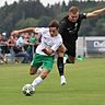 Mit einem Sieg gegen den SV Cosmos Aystetten würde der TSV Jetzendorf (weiß) Platz eins in der Landesliga Südwest übernehmen.
