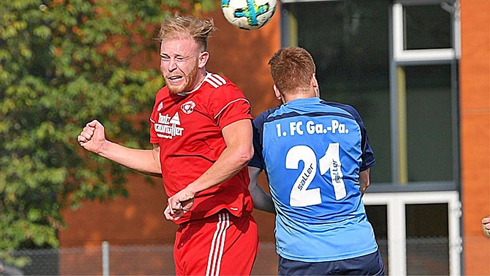 Angeschlagen ist derzeit Merings Stürmer Markus Gärtner (links). Er ist am Knie verletzt.