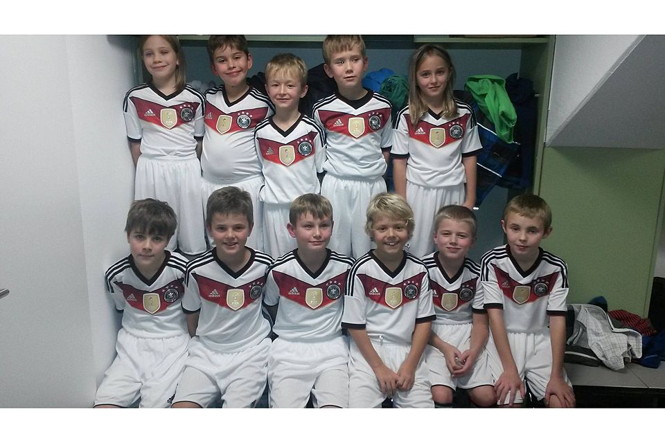 Die Einlauf-Kids des FC Jura 05.  Foto: Privat