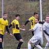 Freistoßspezialisten im Fokus: Weßlings Jakob Brugger (l.) und Oberaltings Benedikt Huber (vorne M.) erzielten beim 2:2 jeweils zwei Tore aus ruhenden Bällen.