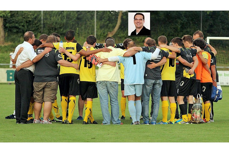 Die Fußballer des FC Amberg werden künftig bei der Presse- und Öffentlichkeitsarbeit vom freiberuflichen FuPa-Redakteur Stephan Landgraf (kleines Bild) unterstützt. F: Alexandra Zeitler