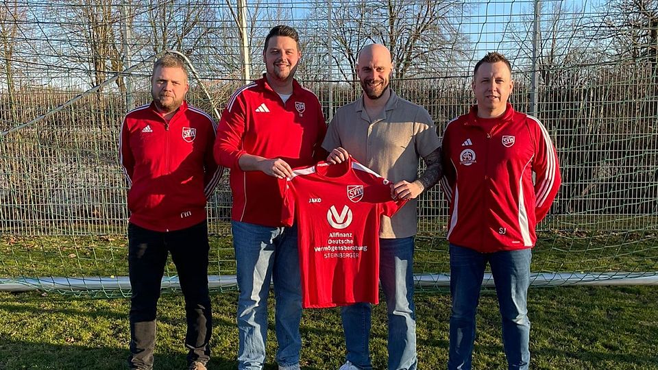 Tobias Grabl (zweiter von rechts) trainiert ab der kommenden Saison den SV Würding 