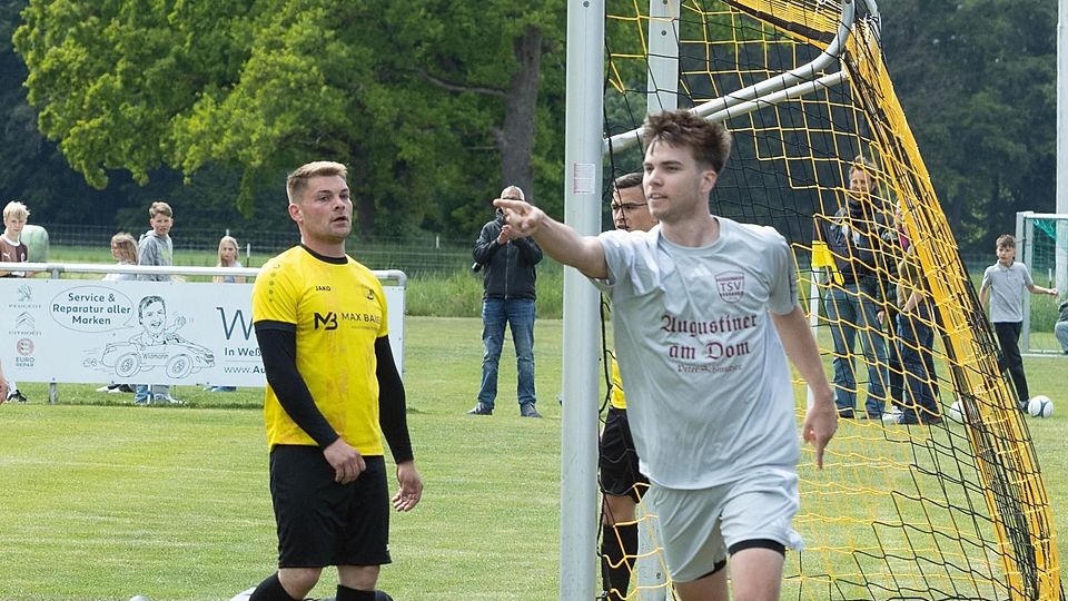 Oberaltings Führung beim Favoriten SC Weßling besorgte Ben Dotterweich (vorne) in der 39. Minute per Kopf.