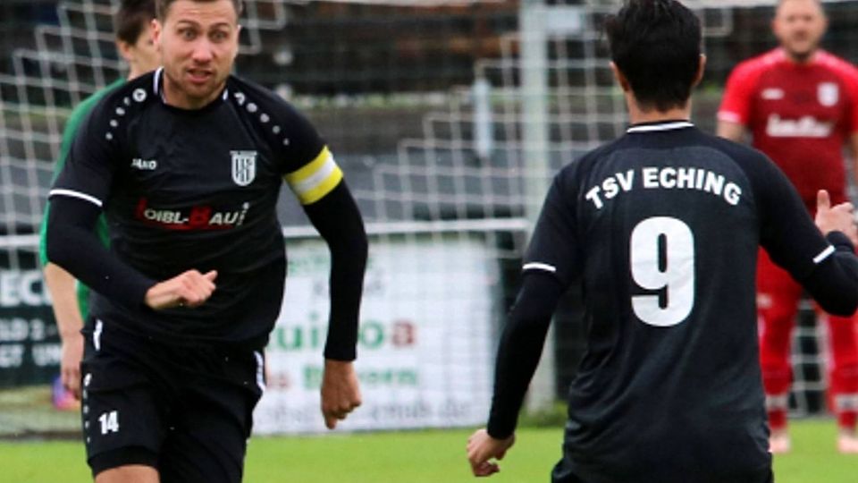 Taktgeber im Mittelfeld: Mit Thomas Niggl (M.) geht der Kapitän der Echinger Zebras von Bord.