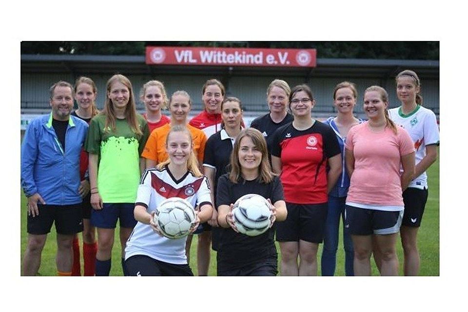 Freuen sich auf die neue Kreisliga-Saison: Die zweite Frauen-Mannschaft des VfL Wildeshausen um Trainer Ralf Eckhoff Ellen Kranz