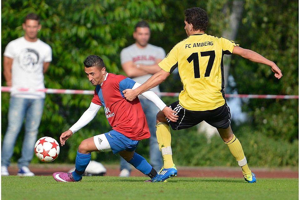 Ali Rawaz (links, hier noch im Trikot von Dergahspor) wechselt nach Feucht. Foto: Sportfoto Zink