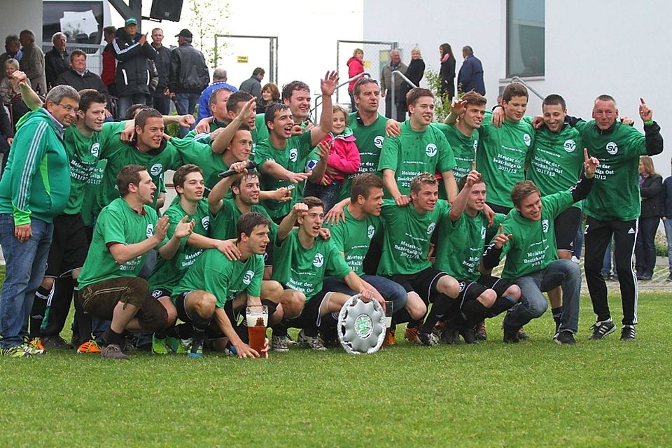 Der SV Schalding-Heining II ist nach dem 3:0 gegen den SSV Eggenfelden nicht mehr vom Tabellenthron der Bezirksliga Ost zu verdrängen Foto:Grübl Der SV Schalding-Heining II ist nach dem 3:0 gegen den SSV Eggenfelden nicht mehr vom Tabellenthron der Bezirksliga Ost zu verdrängen Foto:Grübl