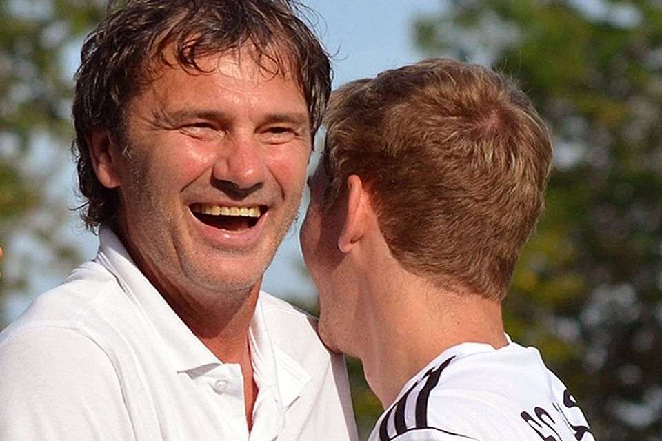 Sand-Trainer Erwin Albert steht vor der Vertragsverlängerung beim FC Sand. F: Waltrapp