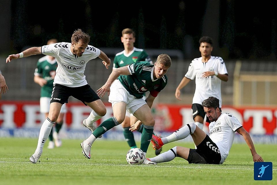 Schweinfurt und Burghausen schenkten sich nichts am Dienstagabend.